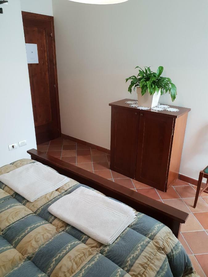 Гостевой дом "La Grancia" Country House Treia Экстерьер фото