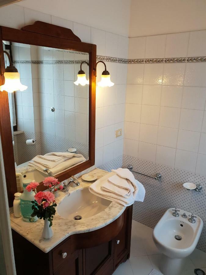 Гостевой дом "La Grancia" Country House Treia Экстерьер фото