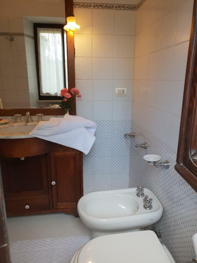 Гостевой дом "La Grancia" Country House Treia Экстерьер фото